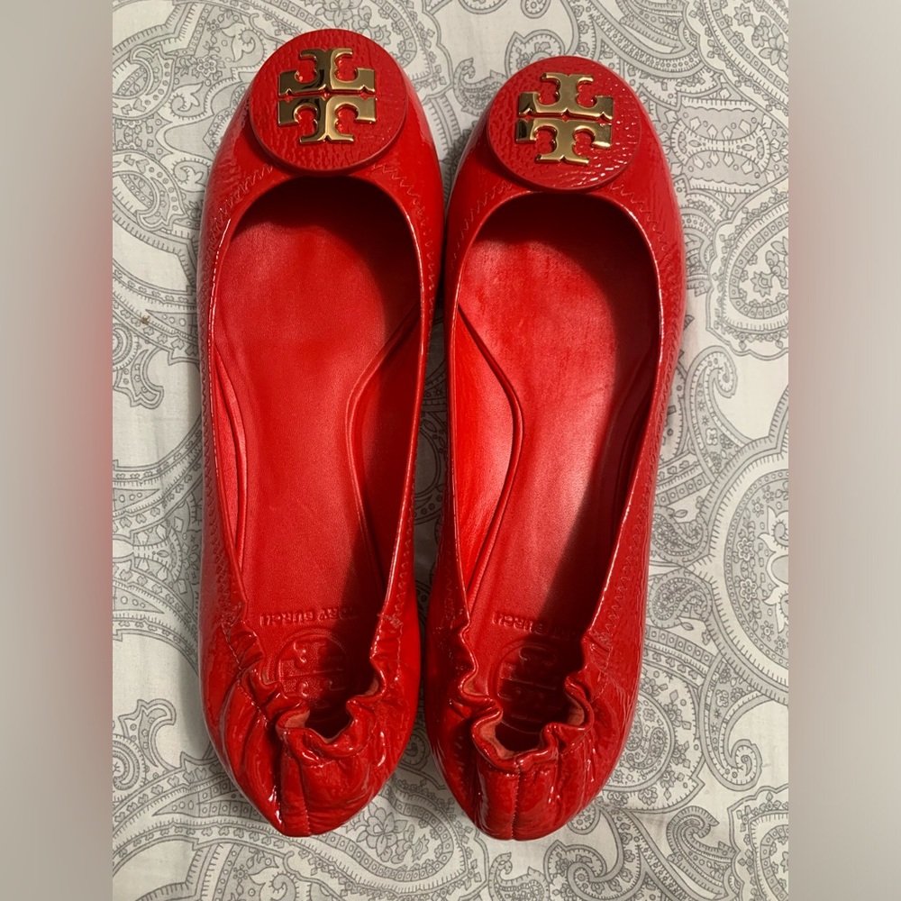 Tory Burch Reva Tumbled Patent Grain Color LOBSTER RED  Size 10